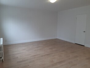 Hillsdale Manor in Toronto, ON - Building Photo - Building Photo