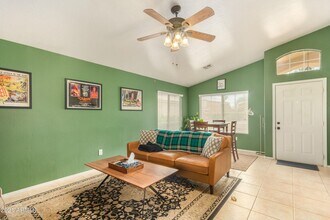 7536 E Navarro Ave in Mesa, AZ - Building Photo - Building Photo