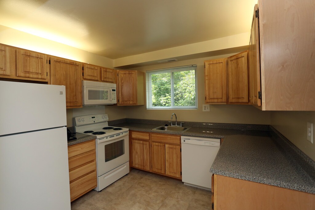 Cardiff Charles Apartments in Lutherville Timonium, MD