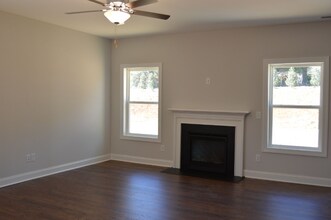 5529 Glad Acres Rd in Lewisville, NC - Foto de edificio - Building Photo