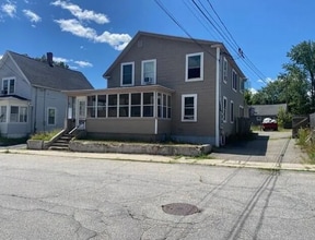 52 North Ave, Unit A in Sanford, ME - Building Photo - Building Photo