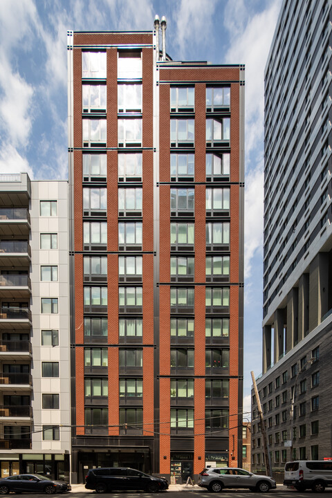 The Independent in Long Island City, NY - Building Photo