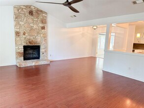 11910 Stout Oak Trail in Austin, TX - Building Photo - Building Photo