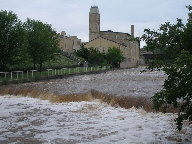 Brickner Woolen Mills Apartments in Sheboygan Falls, WI - Foto de edificio - Building Photo