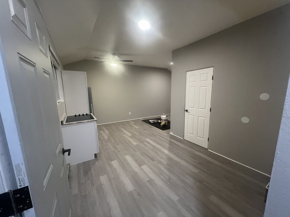 535 N Orange Ave in Azusa, CA - Building Photo