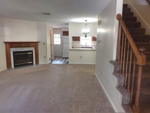 38 Cadogan Way in Nashua, NH - Building Photo - Building Photo