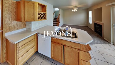 9305 W Chestnut Ave in Yakima, WA - Building Photo - Building Photo