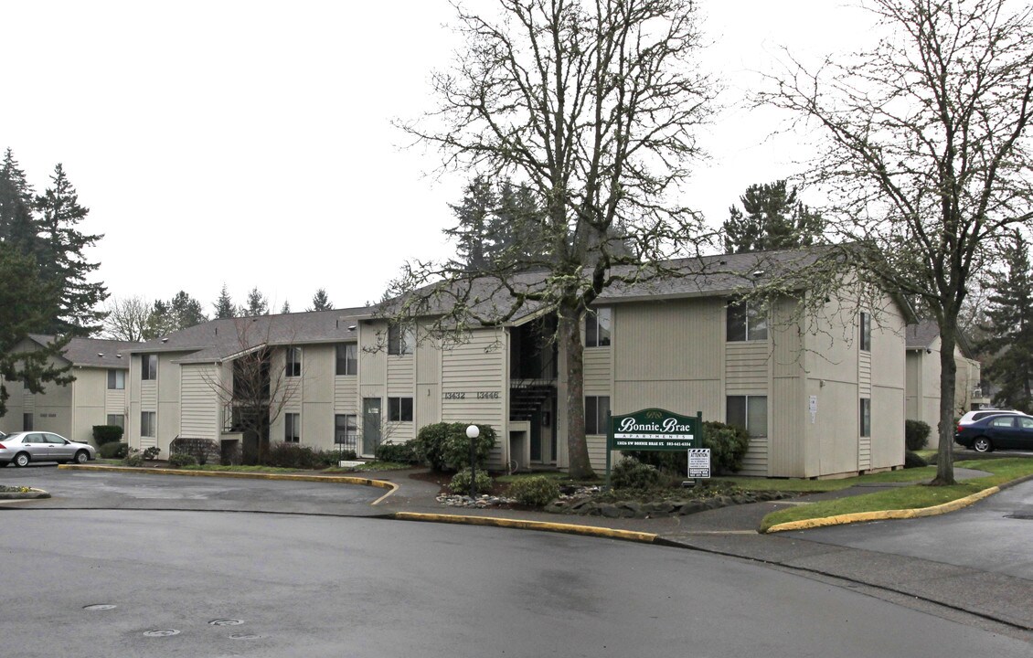 Bonnie Brae Apartments in Beaverton, OR - Building Photo