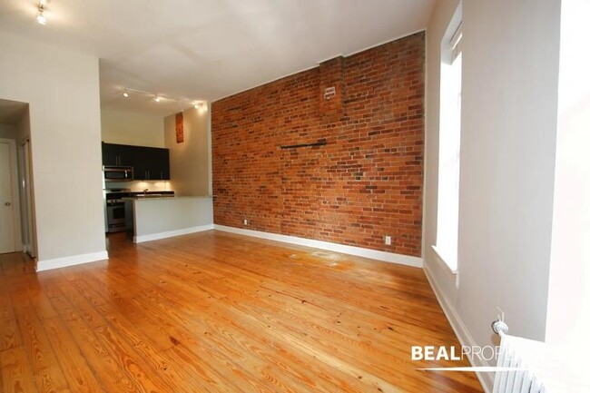2220 N Clark St in Chicago, IL - Building Photo - Building Photo