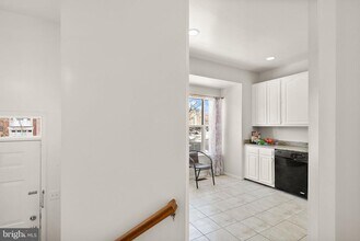 47621 Comer Square in Sterling, VA - Building Photo - Building Photo