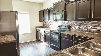 10510 Pine Landing Dr in Houston, TX - Building Photo - Building Photo
