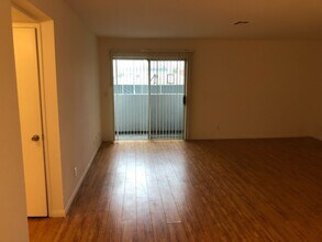 3042 Livonia Ave in Los Angeles, CA - Building Photo - Building Photo