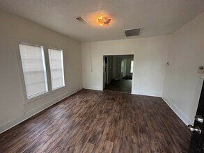 1221 Taylor St in Waco, TX - Building Photo - Building Photo