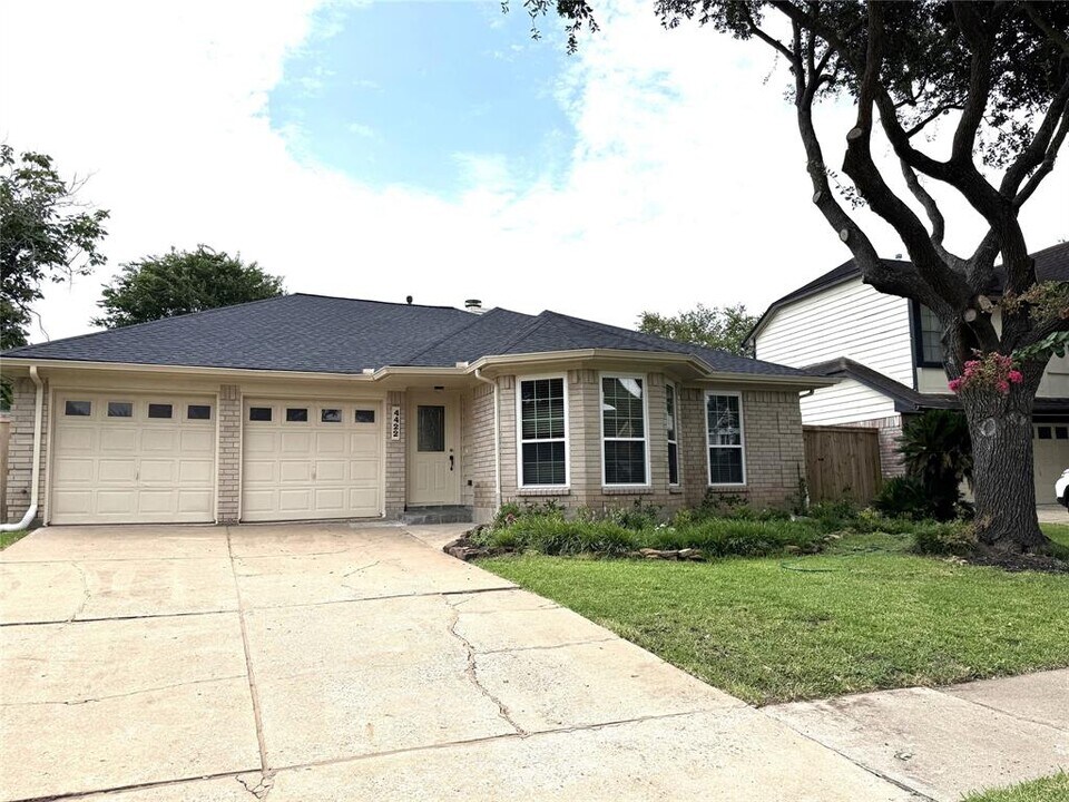 4422 Waterfall Way in Sugar Land, TX - Building Photo