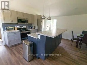 127 Glenlake Blvd in Collingwood, ON - Building Photo - Building Photo