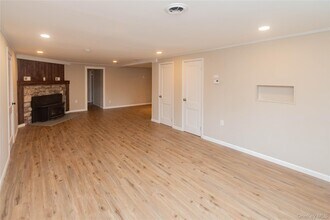79 Mountainside Rd in Warwick, NY - Building Photo - Building Photo