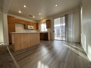 2375 Brunswick Bay St in Las Vegas, NV - Foto de edificio - Building Photo