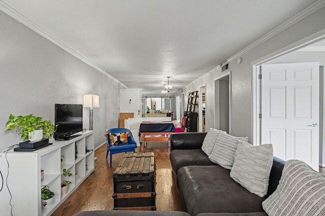 7575 Katy Fwy in Houston, TX - Building Photo - Building Photo