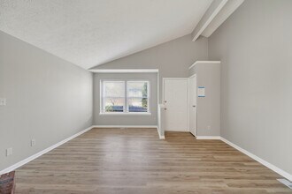 5829 Democracy Dr in Indianapolis, IN - Building Photo - Building Photo