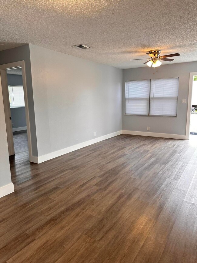 7521 NW 44th Ct in Coral Springs, FL - Building Photo - Building Photo