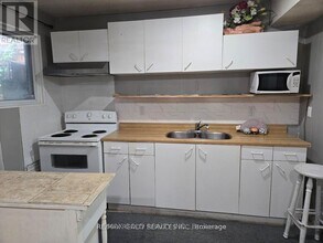 38 Carter Dr in Brampton, ON - Building Photo - Building Photo