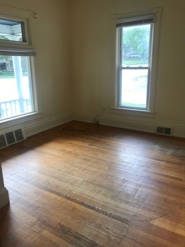 518 Washtenaw Ave in Ypsilanti, MI - Building Photo - Building Photo