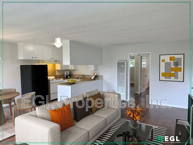 14727 Prairie Ave in Lawndale, CA - Building Photo