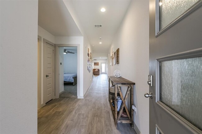 503 Rain Cloud Dr in Mont Belvieu, TX - Building Photo - Building Photo