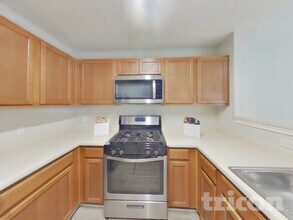 2910 Candleside Dr in San Antonio, TX - Foto de edificio - Building Photo