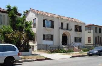 909 S Catalina St in Los Angeles, CA - Building Photo - Building Photo