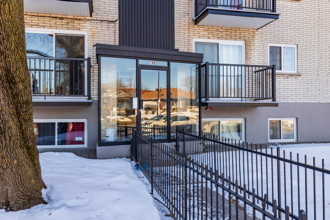 7082 Des Ormeaux in Montréal, QC - Building Photo