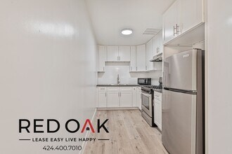 970 Menlo Ave in Los Angeles, CA - Building Photo - Building Photo