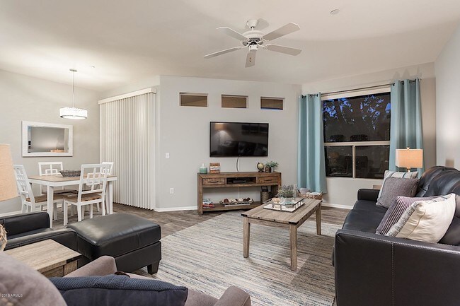 9550 E Thunderbird Rd-Unit -111 in Scottsdale, AZ - Building Photo - Building Photo