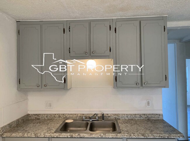 306 Dakota St in Robstown, TX - Foto de edificio - Building Photo