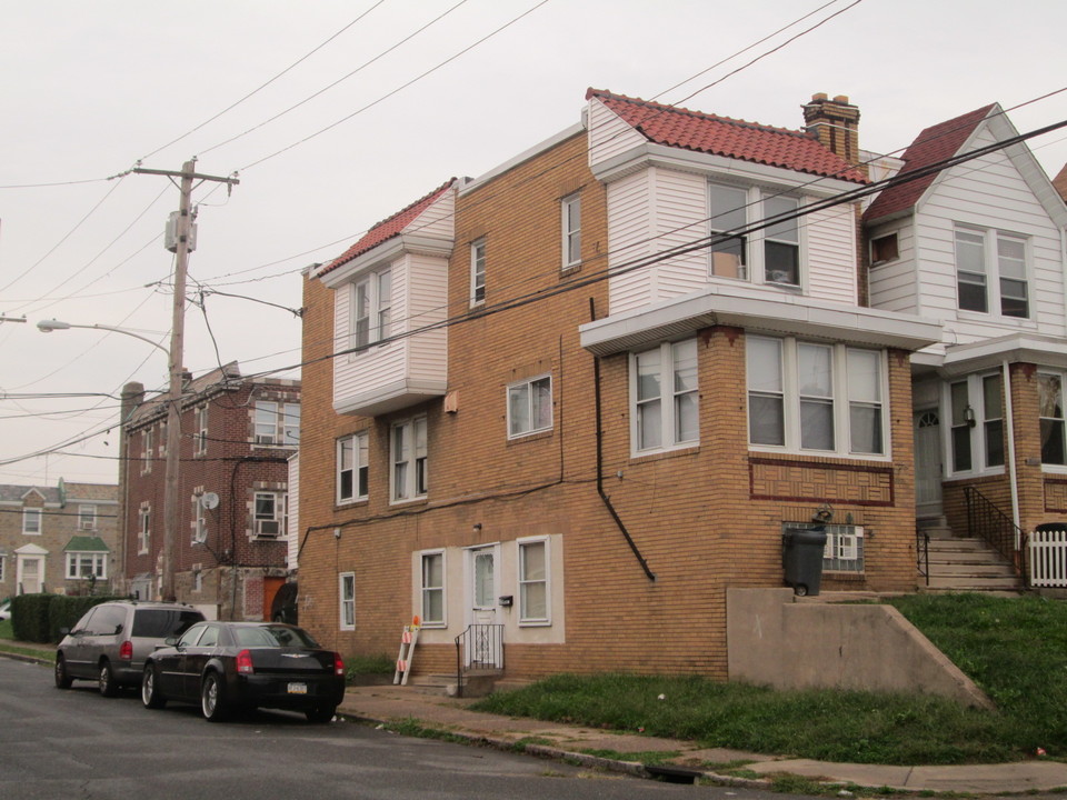 6100 Alma St in Philadelphia, PA - Foto de edificio