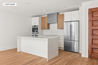 21 Prospect Park W in Brooklyn, NY - Building Photo - Building Photo