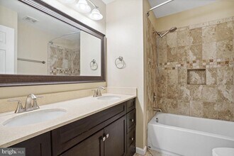 7706 Hickory Glen Way in Springfield, VA - Building Photo - Building Photo