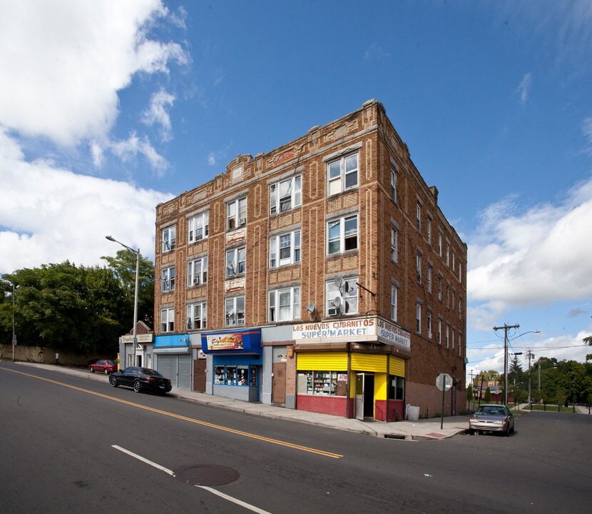 238-242 North St in New Britain, CT - Foto de edificio