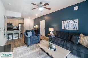 655 W Mallard Creek Church Rd in Charlotte, NC - Building Photo