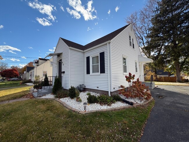 128 Harlan St in Manchester, CT - Building Photo - Building Photo