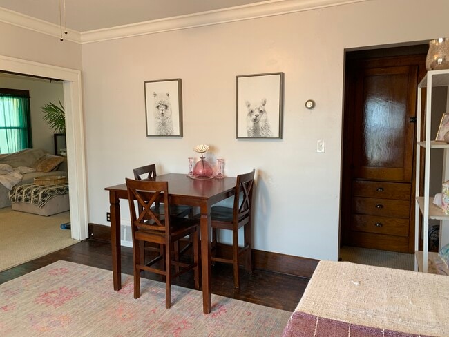 4760 Broadview Rd, Unit Upstairs