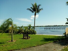 1800 SE Saint Lucie Blvd, Unit Conquistador in Stuart, FL - Building Photo