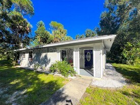 10951 Ruden Rd in North Fort Myers, FL - Building Photo