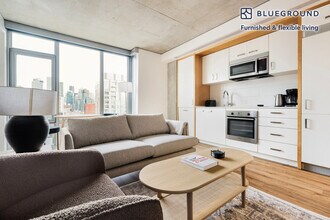 225 Cedar St in Seattle, WA - Building Photo - Building Photo