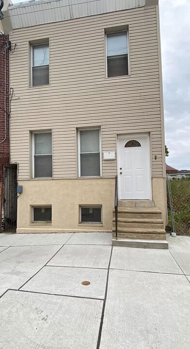 3053 Richmond St in Philadelphia, PA - Building Photo