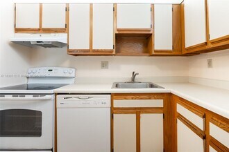 10869 W Clairmont Cir in Tamarac, FL - Building Photo - Building Photo