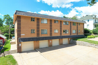 Wakeley Pointe Apartments in Omaha, NE - Building Photo - Primary Photo