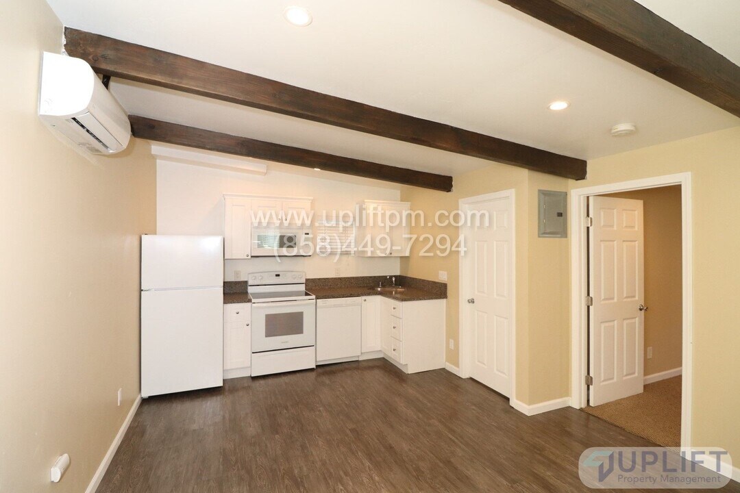 324-324 7th St in Ramona, CA - Building Photo