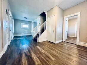 604 Burton Ave in Waterloo, IA - Building Photo - Building Photo