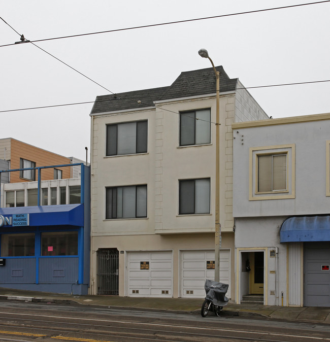 2221 Judah St in San Francisco, CA - Foto de edificio - Building Photo